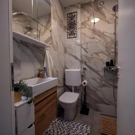 Malona One Bedroom *