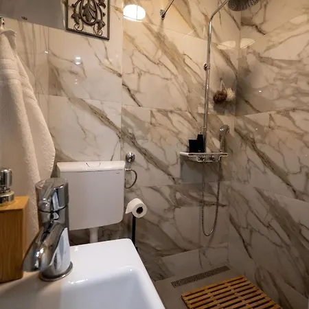 Malona One Bedroom Apartament
