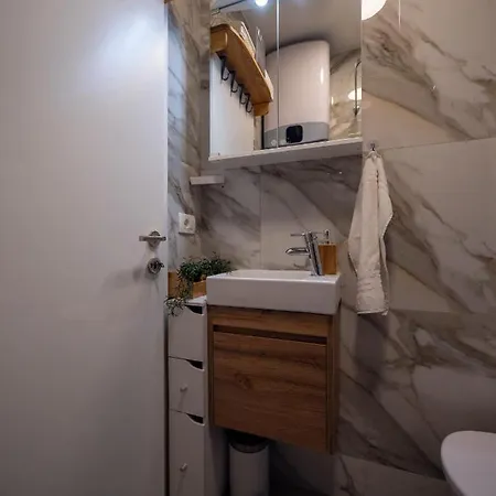 Malona One Bedroom
